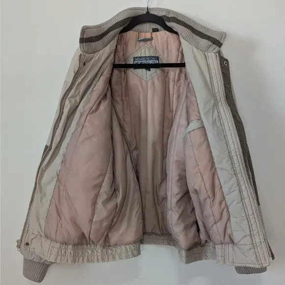 Member's Only Vintage 80s Tan Collared Full Zip Puffer Jacket Size 40 Medium - Picture 7 of 11